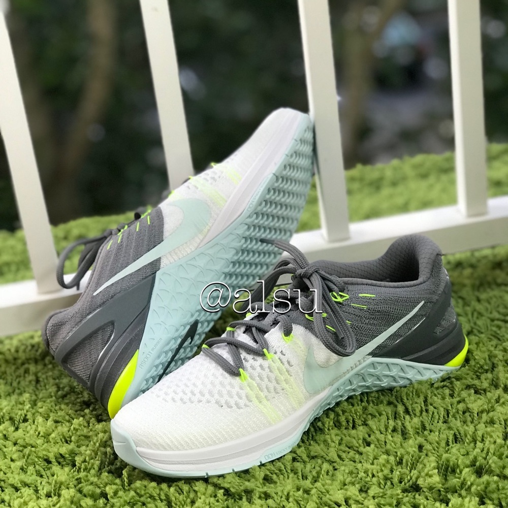 NWT Nike Metcon DSX Flyknit Cool Grey WMNS - Picture 4 of 6